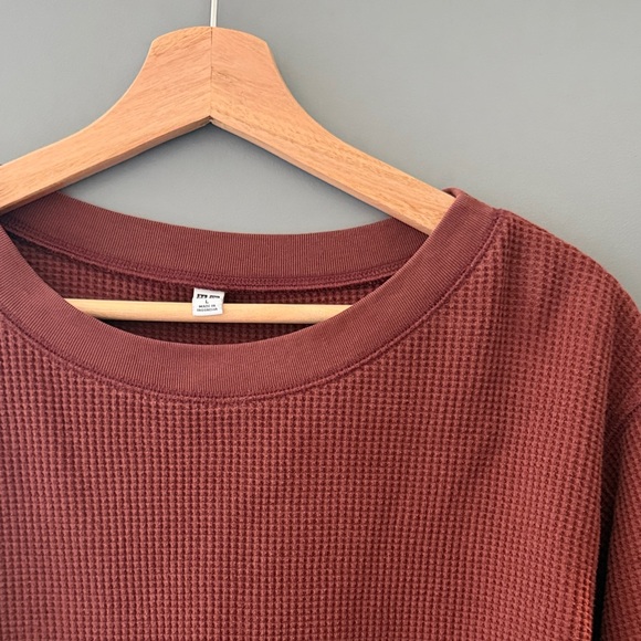 Uniqlo Rust Waffle Knit Long Sleeve Sweater - Picture 2 of 5